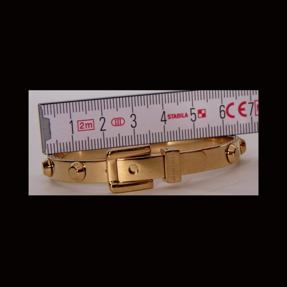 2308 - Michael Kors Gold Tone Bracelet w/a Hinged Buckle Closure - Picture 10 of 11